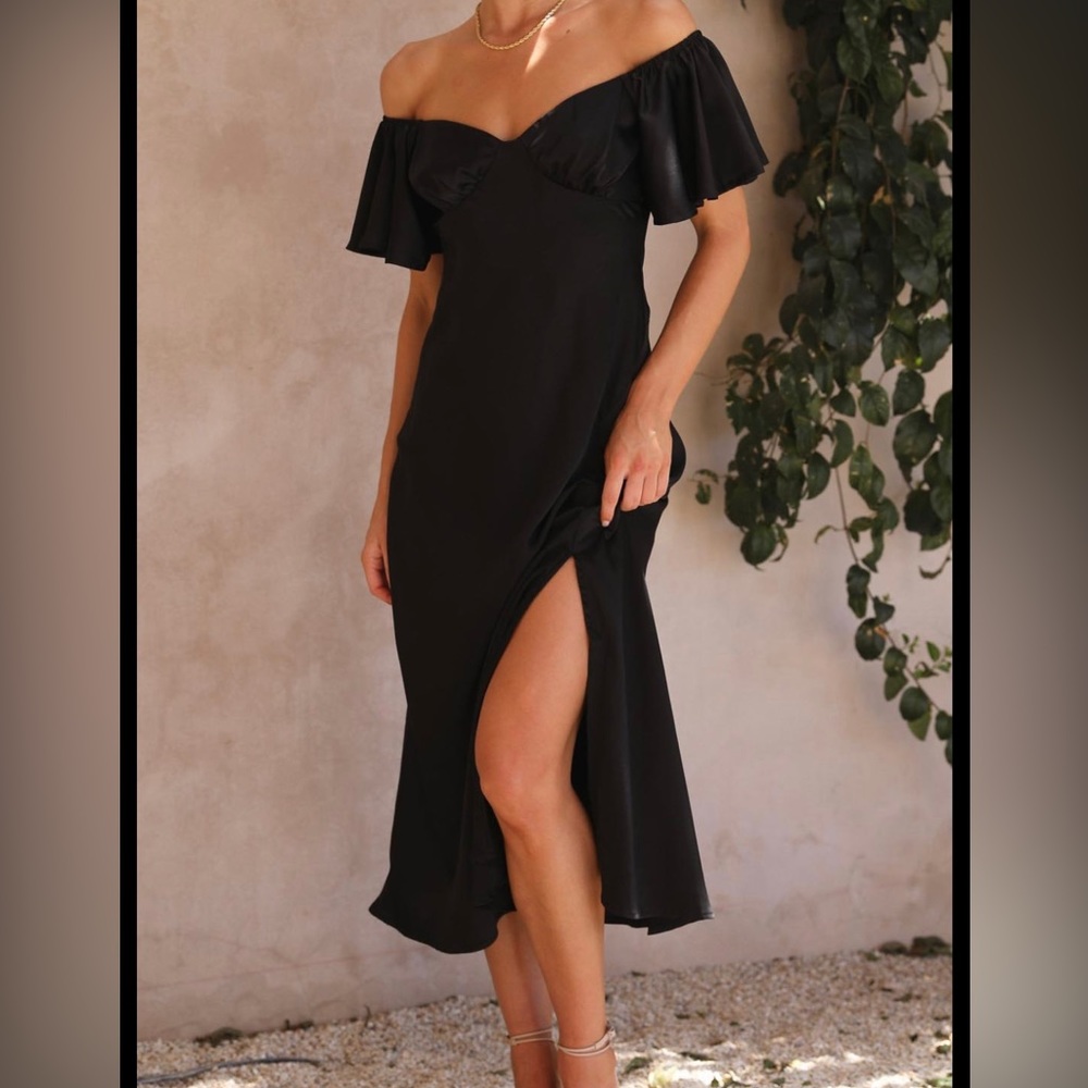 BUTTERFLY SLEEVE OFF-SHOULDER DRESS